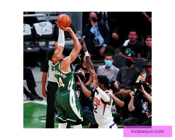 斯特林在近期比赛中展现出速度优势，状态回暖引人关注。