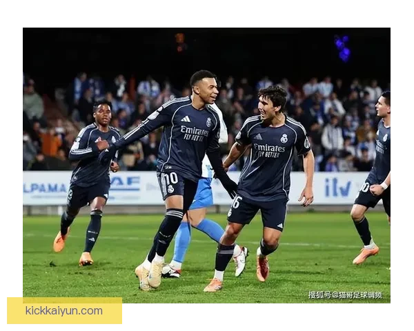 姆巴佩在点球大战中失点，表现备受关注，球队出局隐忧加剧。