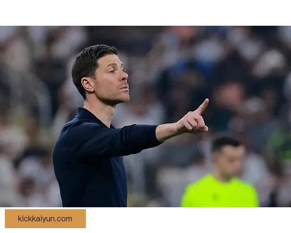 阿隆索传球失误引发分析，状态回暖仍需提升稳定性