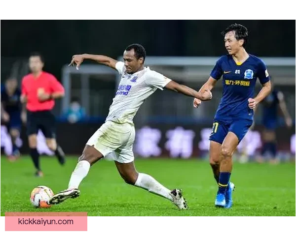 戴维斯表现稳健，持续提升比赛影响力引关注